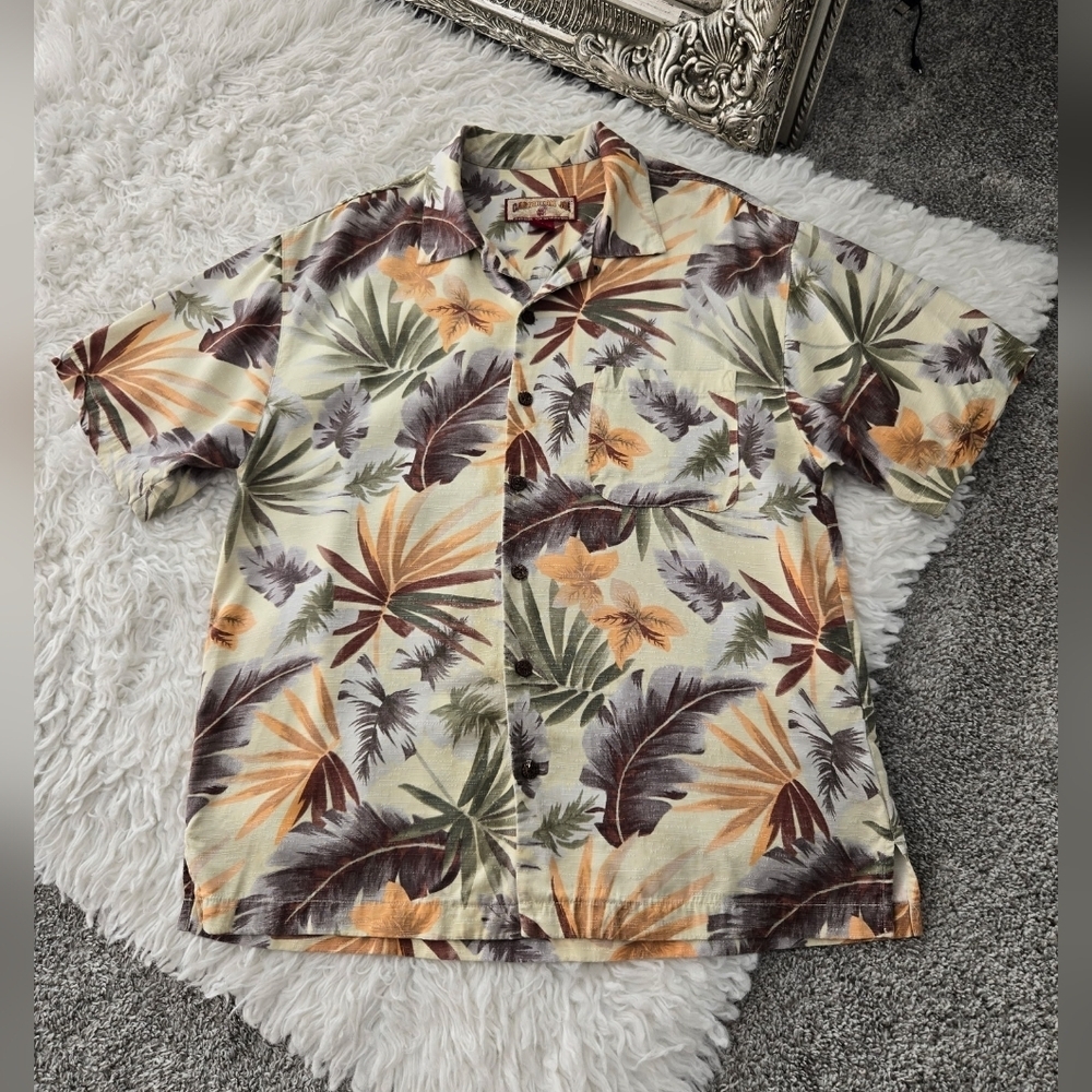 Caribbean Joe Hawaiian Shirt. Size Medium. Goid Preowned condition.